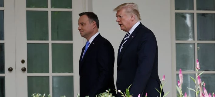 Στρατιωτική βάση στην Πολωνία σχεδιάζουν οι ΗΠΑ -Ο Ντούντα προτείνει να την ονομάσουν «Φρούριο Τραμπ»